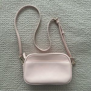 Quince Light Pink Leather Camera Bag